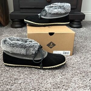 Sperry Black and Gray Winter Boots